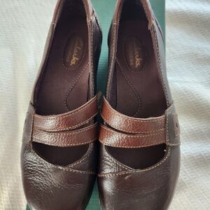 Clarks Women's Chocolate Leather Loafers